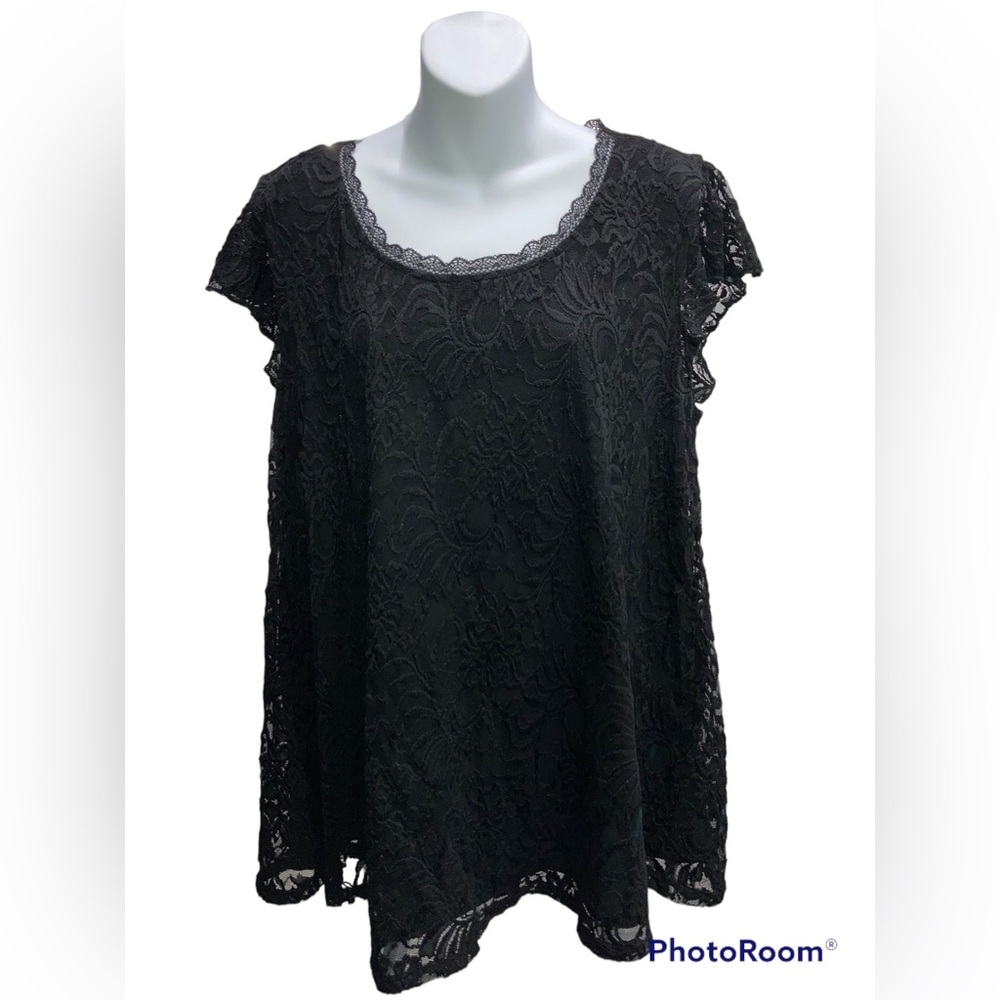 🛍️Torrid Lace Blouse Flutter Sleeve Keyhole Back size 1X